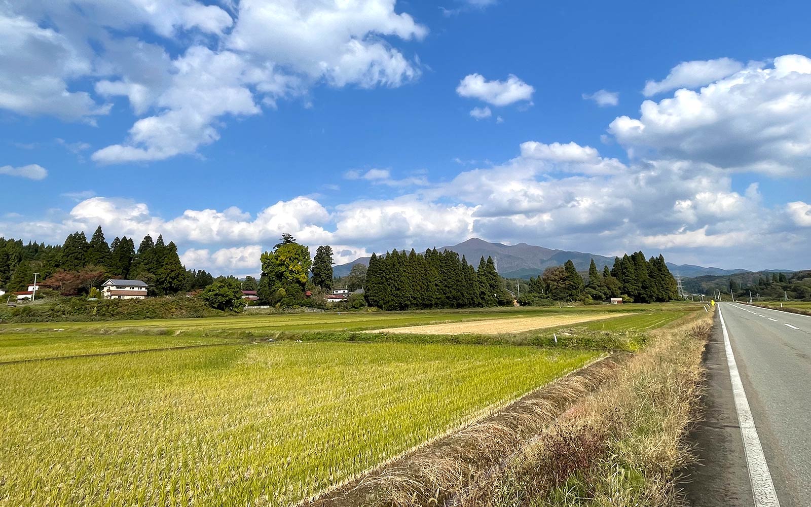 太平山の眺めが美しい、貝の沢温泉までの道中