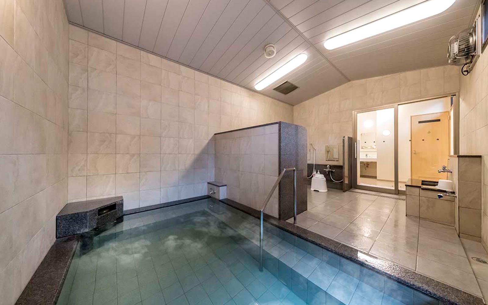 宿泊者専用の内風呂