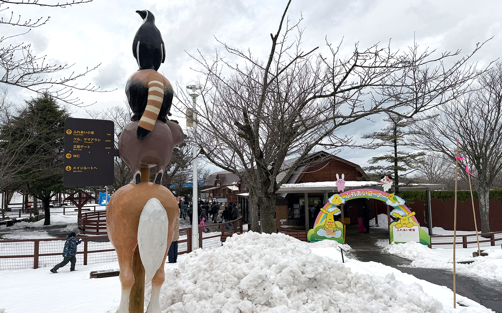 美大生たちと製作したアートサイン